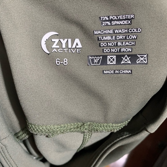 Women’s Zyia size 6-8 green leggings - Picture 2 of 2